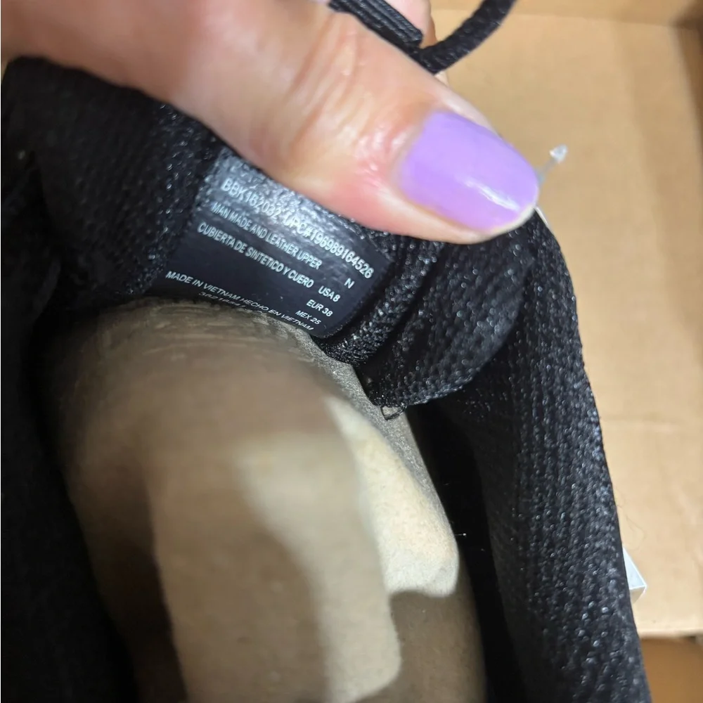 Women’s Skechers x Goodyear GBS Moja slip resistant Black Sneakers Sz 8 New